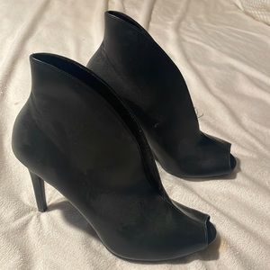 Like new sexy black heels size 10